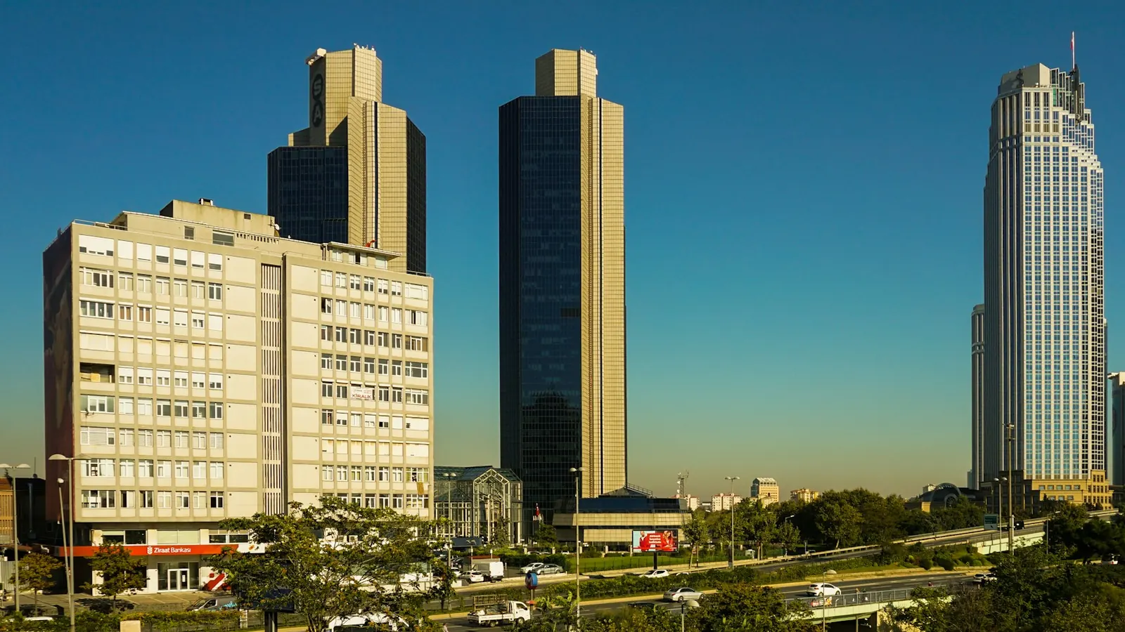 İstanbul Levent'te iş kuleleri